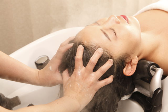 驚きの即効効果! ヘッドスパは肌のキメまでも整えます